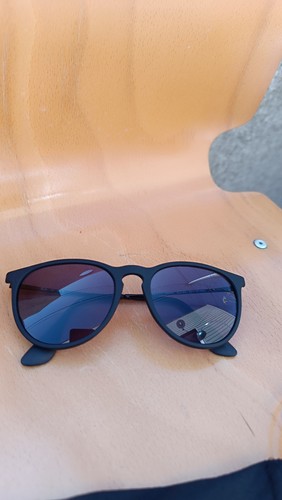 Paire lunettes soleil - de,