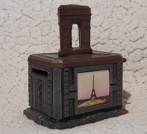 Ancienne tirelire boite - boite, art