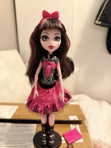 Poupée monster high - poupée,