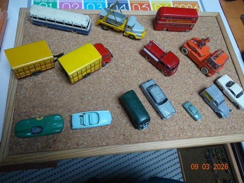 Lot jouets anciens voitures - lot,