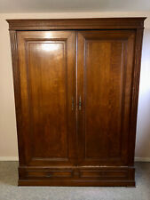 Grande Armoire style Louis