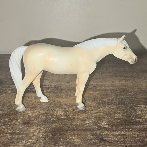 Breyer quarter horse mold - horse,