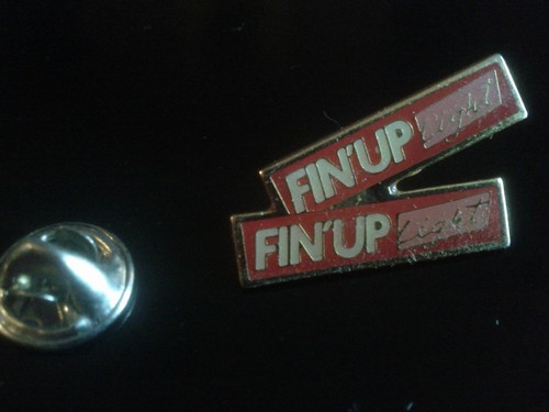 Pin pins tabac cigarette - pins,