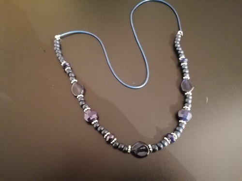 Collier fantaisie perles - ,