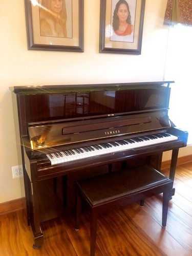 Yamaha upright piano - piano,