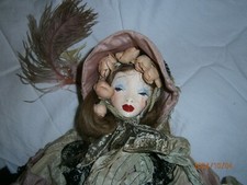 POUPÉE DE SALON ANCIENNE