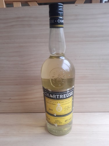 Bouteille chartreuse jaune - bouteille,