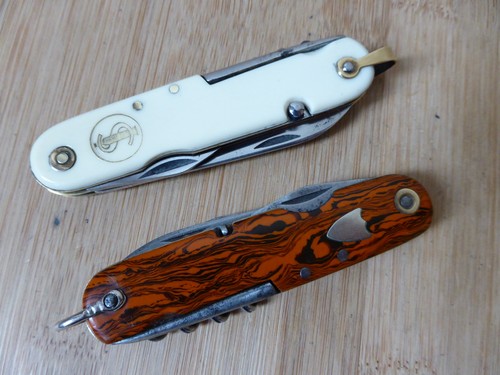 Lot anciens couteaux pliants
