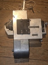 Distributeur et/ou oblitérateur de tickets BUS RATP CAMP 1960-1970