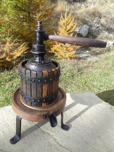 Ancien pressoir jus raisin - pressoir,