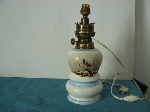 Ancienne lampe petrole en - à,