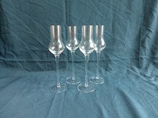 4 verres à liqueur sur