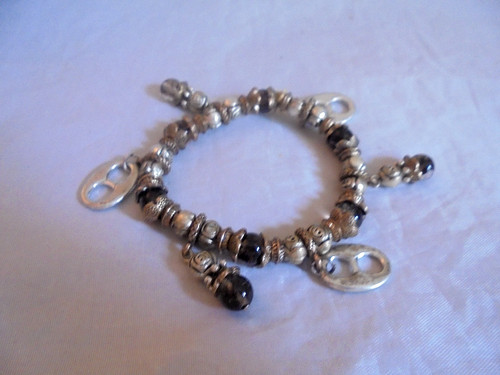 Bracelet fantaisie charmes
