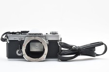 Appareil photo reflex argentique 35 mm Olympus OM-2 boîtier argenté avec...
