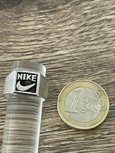 Ancienne bague chevaliere nike - ancienne,