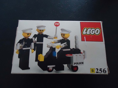Ancienne boite lego 256 - 256, a