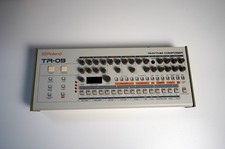 Roland Boutique TR-09 + Extra Cables