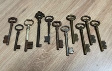Lot de 11 grandes Clefs