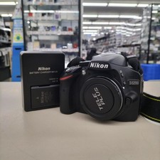 NIKON D3200 digital SLR