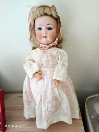 Poupée porcelaine ancienne - poupée,