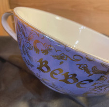 Tasse à anses en porcelaine