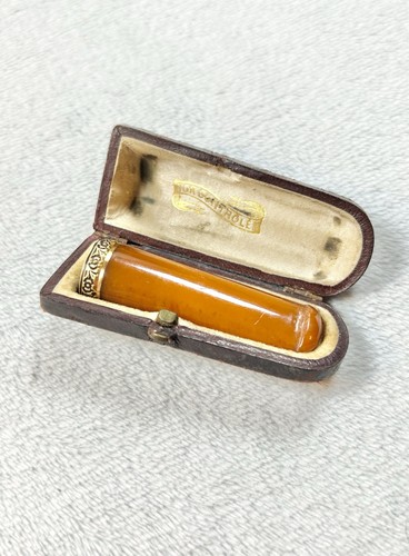Ancien fume cigarette or - cigarette,