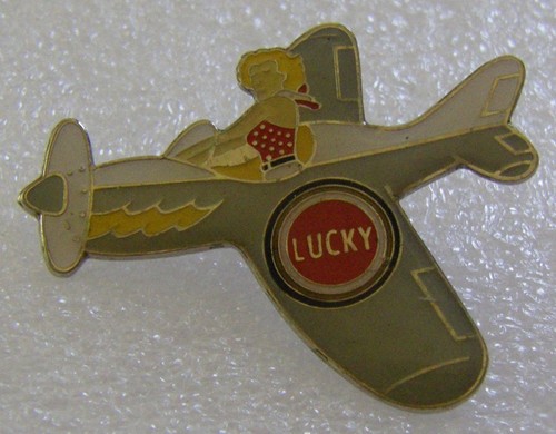 Pin lucky strike cigarettes - lucky,