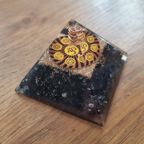 Orgonite pyramide tourmaline - orgonite,