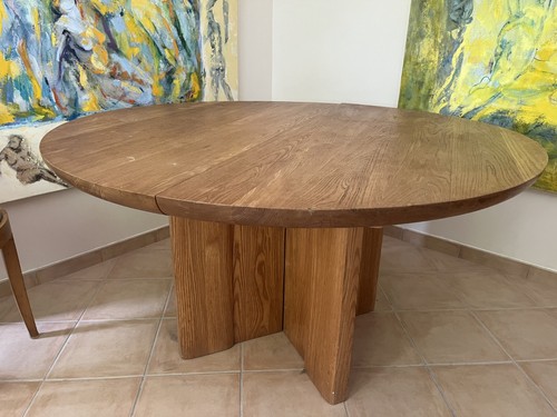 Une table ronde - une, orme