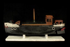 Ancienne maquette de bateau en