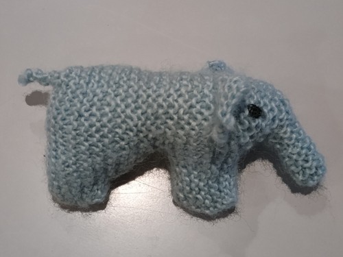 Mignonne peluche éléphant