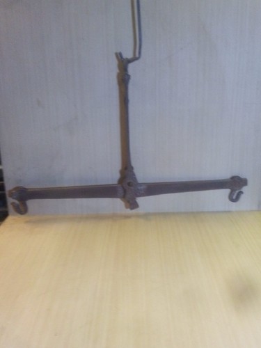 Outil ancien balance fléau - a,