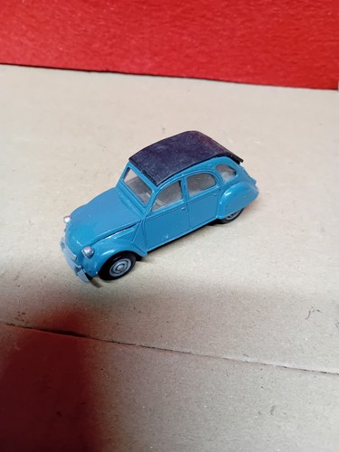 Voiture miniature 43 - 1/,