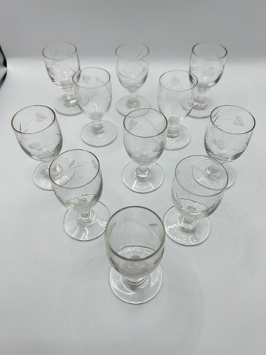 Anciens petits verres à - petits,