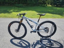 2024 Trek Supercaliber 9.9 XTR Small Carbon Fiber Only 1,400 Miles Mechanic Own