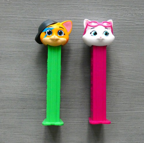Lot distributeurs pez 44 - 2,