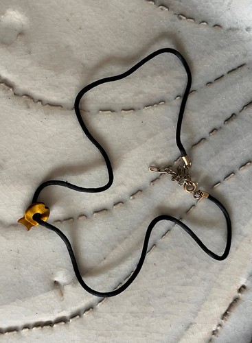 Pendentif ras cou - ras,