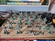 lot de 28 Soldats militaires
