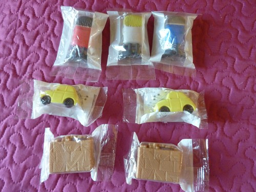 Lot petits jouets - de,