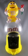 M&M's Candy Dispenser - Yellow Bouquet of Roses on Count Dispenser
