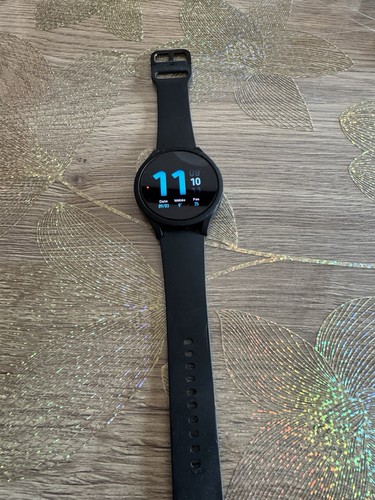 Montre connectée - montre,