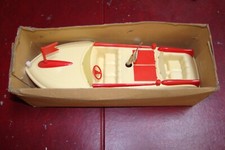 Ancien bateau pour bassin