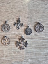 6 medailles religieuses