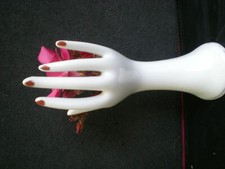 PORTE BIJOUX MAIN PORCELAINE VASE DECORATION FEMME