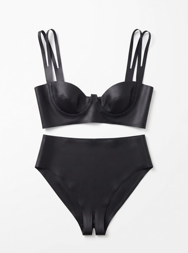 Neuf ensemble lingerie latex - lingerie,