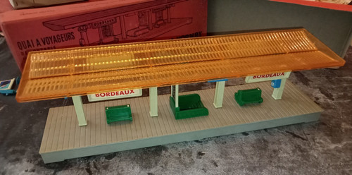 Train hornby éch - éch, quai