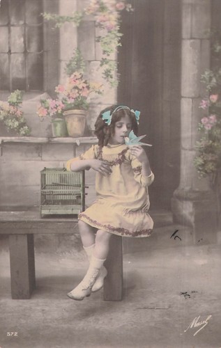 Petite fille cage oiseau - petite,