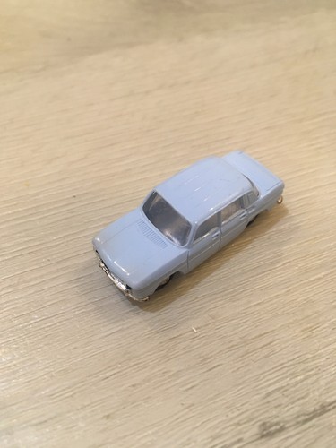 Ancienne renault les - 8,