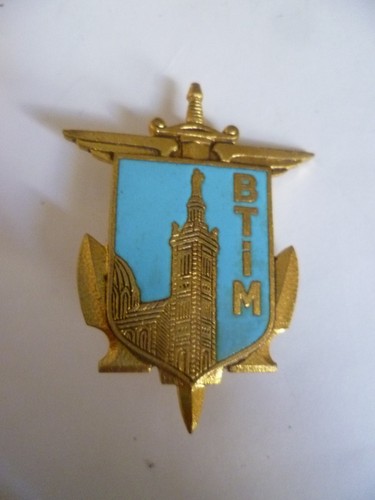 Ancien insigne pucelle - ancien,