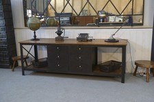 Grand comptoir industriel